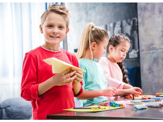 Nauka i zabawa, czyli zabawki wspierające rozwój dziecka