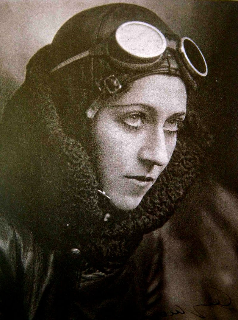 Amy Johnson - zdjęcie w treści artykułu